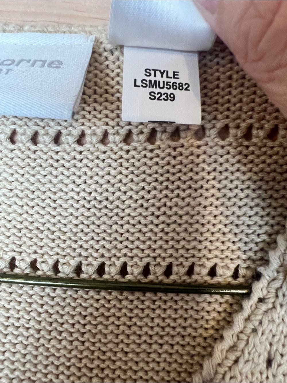 Liz Claiborne Beige Knit Sleeveless Vest - Picture 4 of 15